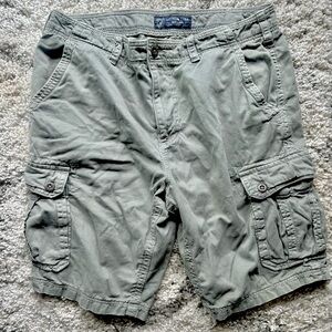 American Eagle Outfitters Green Cargo Shorts Relaxed Fit